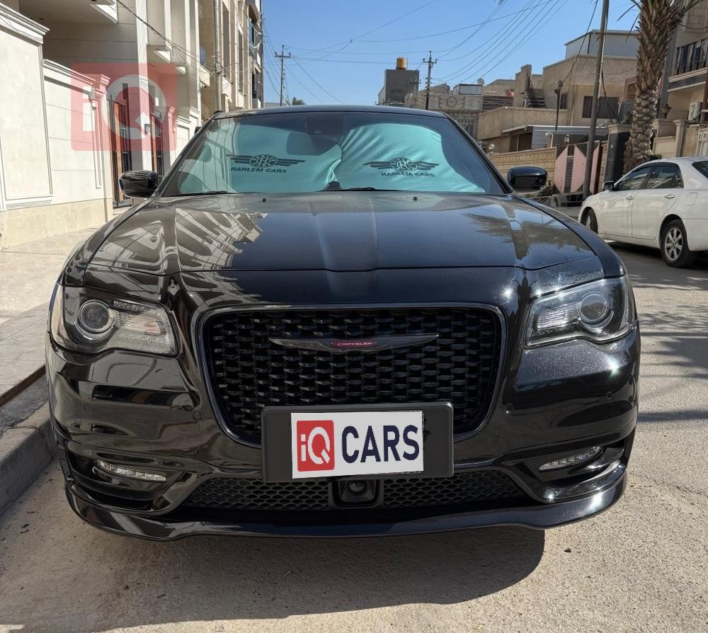 کرایسلەر 300